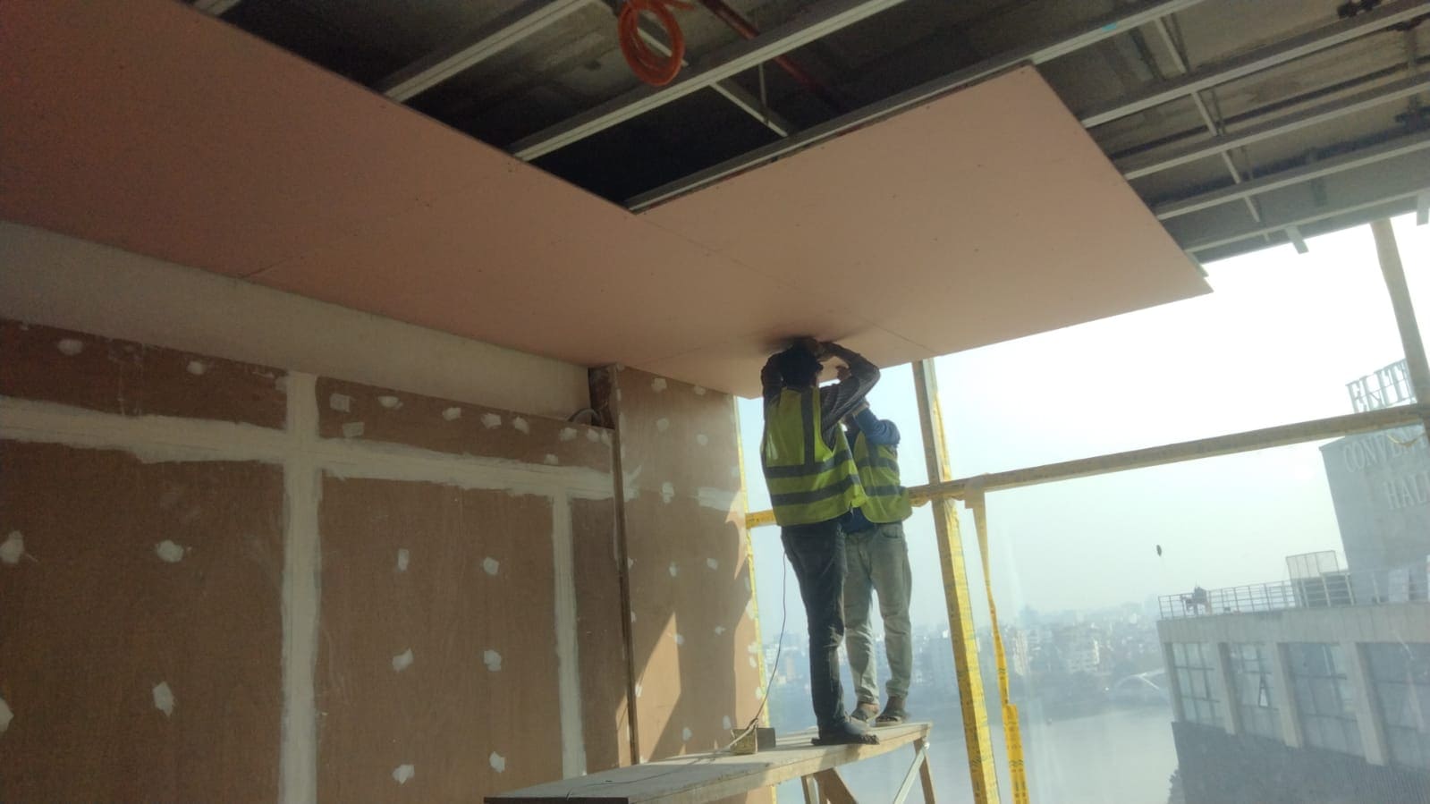 Ceiling 01